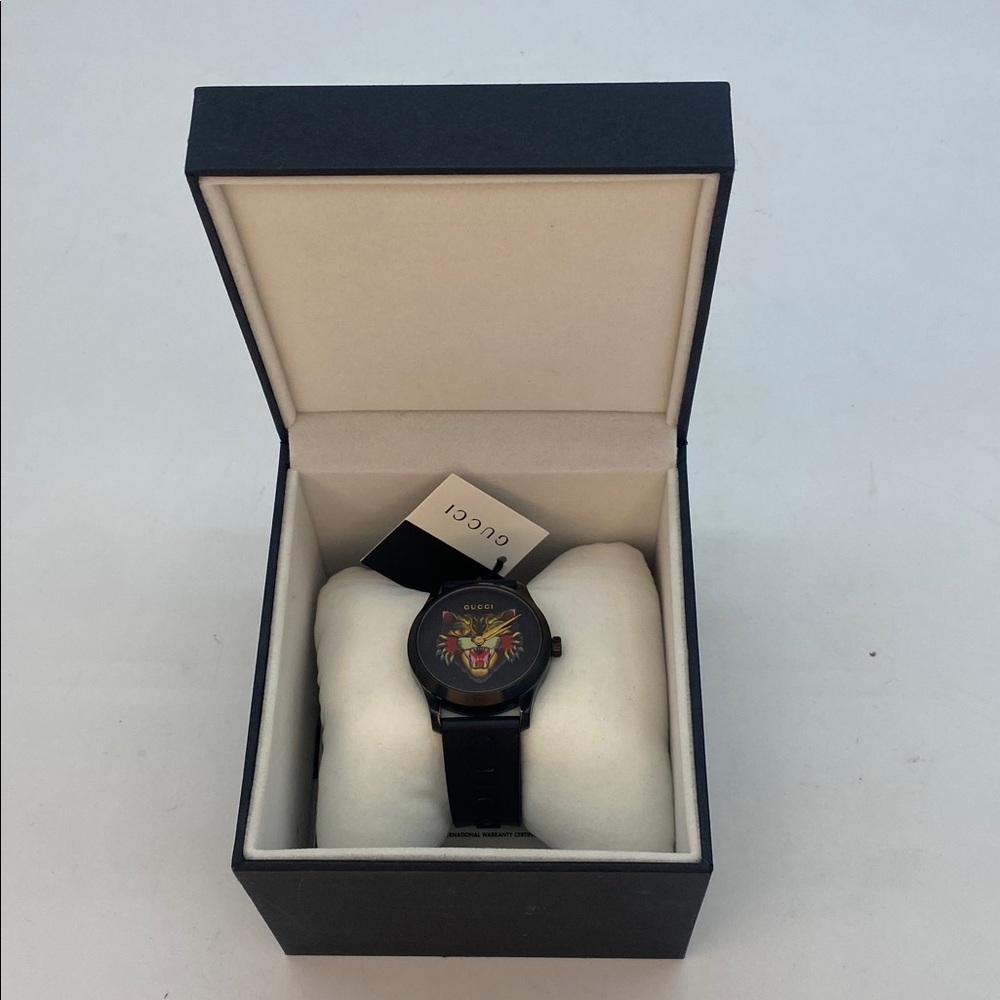 Gucci Black Watch with Multicolor Wolf Design - Picture 2 of 9